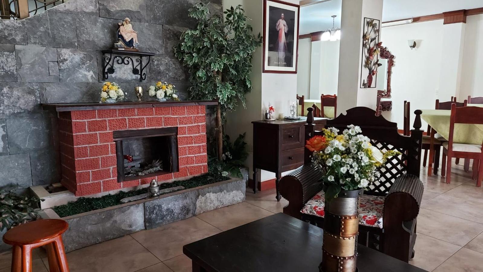 El Cardenal Hotel 로하 외부 사진